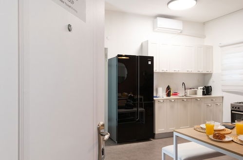 Photo 18 - Stunning Chic 2 BR Ibn Gvirol St