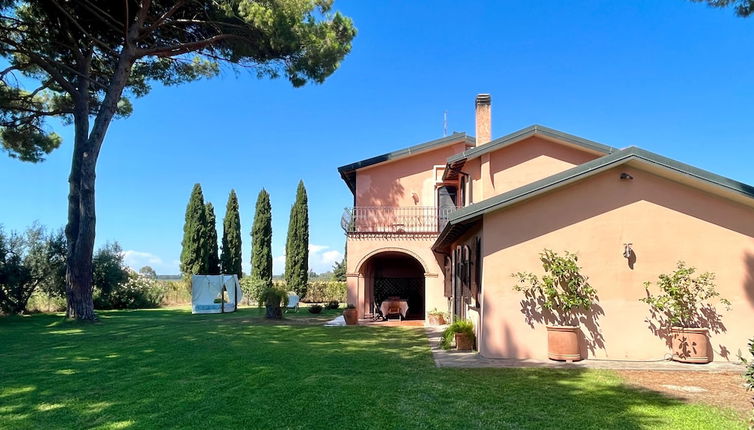 Photo 1 - Tuscan Villa 5mins From Beach, Sleeps 8, ev Point