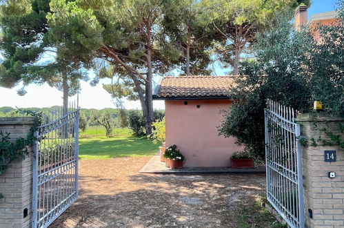 Photo 33 - Tuscan Villa 5mins From Beach, Sleeps 8, ev Point