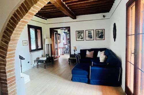 Photo 14 - Tuscan Villa 5mins From Beach, Sleeps 8, ev Point