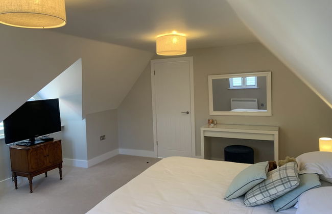 1-bed - Sleeps 2 - Pet Friendly w Parking - Foto 2