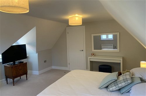 Photo 2 - Inviting 1-bed Apartment in Hitchin