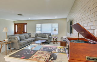 Photo 1 - Mid-century Modern Lakeland Retreat w/ Smart TV