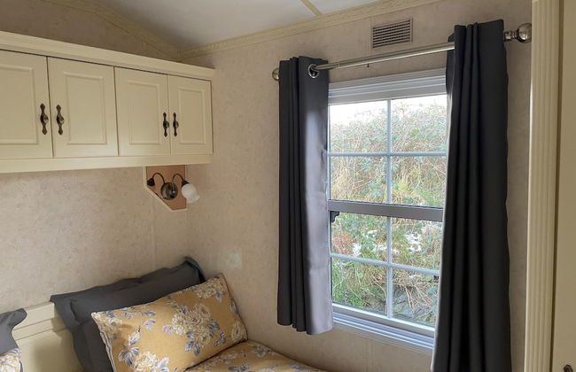 Captivating 2-bed Static Caravan on Private Land - Foto 3