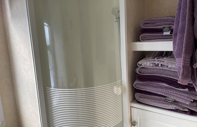 Captivating 2-bed Static Caravan on Private Land - Foto 19