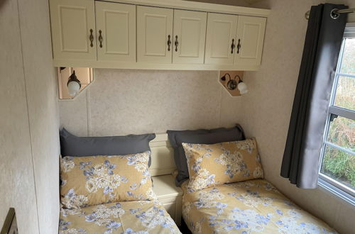 Photo 2 - Captivating 2-bed Static Caravan on Private Land
