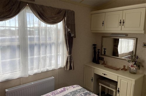 Photo 4 - Captivating 2-bed Static Caravan on Private Land