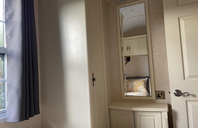 Captivating 2-bed Static Caravan on Private Land - Foto 17
