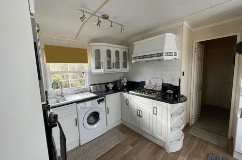 Photo 7 - Captivating 2-bed Static Caravan on Private Land