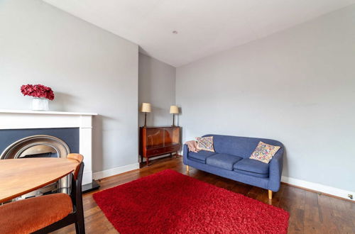 Photo 17 - Modern 2-bed Flat in Shepherds Bush - Comfort & Style