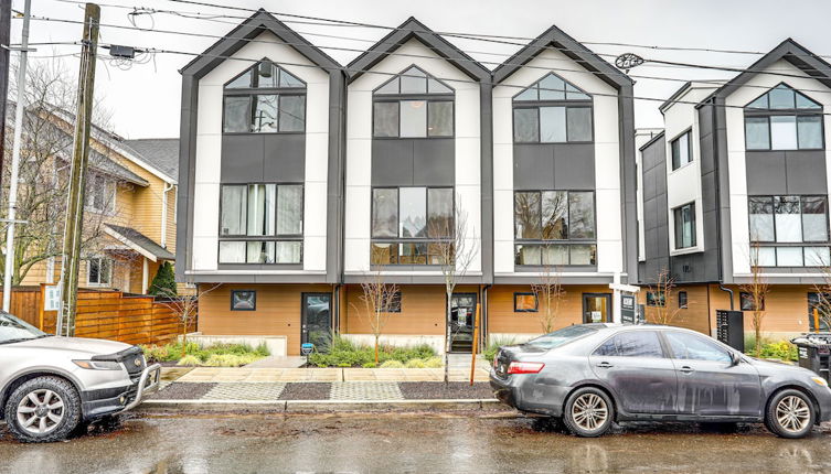 Photo 1 - Modern Seattle Townhome: Walk to Light Rail