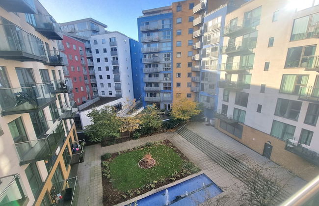 2-bed 2-bath Greenwich Apartment with balcony & lift - Photo 44
