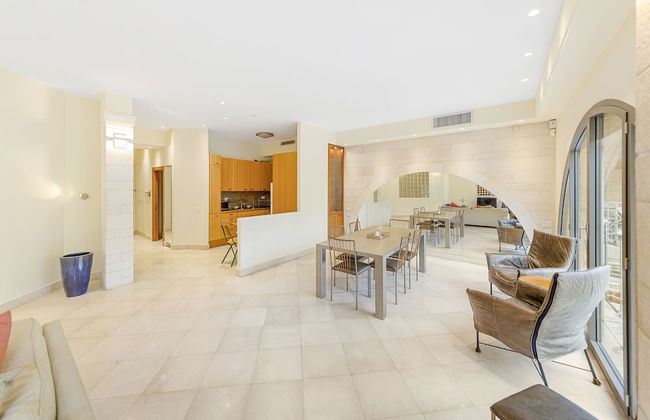 David Citadel Hotel Private Lux Suites - Photo 13