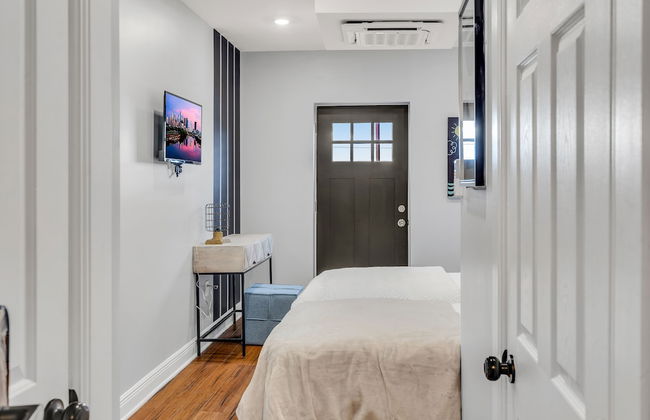 Brewerytown Balcony Retreat W Oxford 1BR - Photo 5