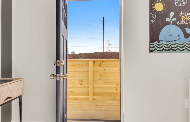 Brewerytown Balcony Retreat W Oxford 1BR - Photo 10