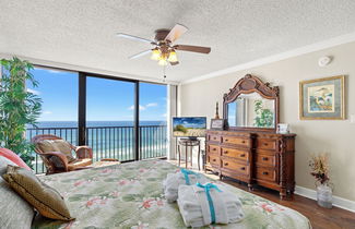 Photo 3 - Beach Haven! 2BR 2BA Sleeps 6! Coastal Paradise Awaits