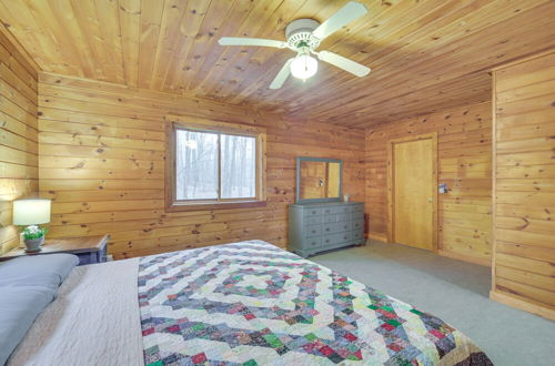 Foto 18 - Cozy Wisconsin Cabin w/ Deck, Kayaks & Lake Views