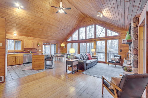 Photo 10 - Cozy Wisconsin Cabin w/ Deck, Kayaks & Lake Views