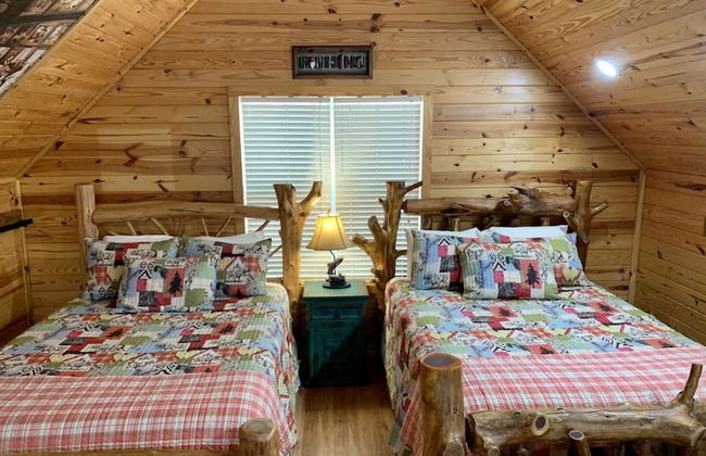 Riverbend Serenity Cabins - Photo 3