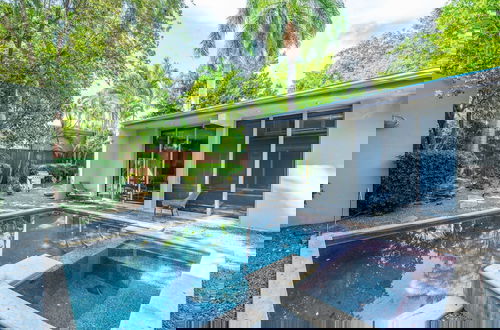 Foto 27 - Contra House by Brightwild Luxury Home w Pool