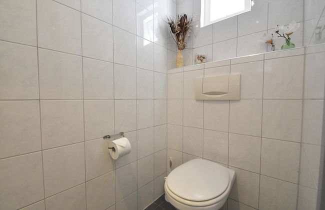 Cozy Holiday Home in Zonnemaire Near Lakebeach - Foto 37