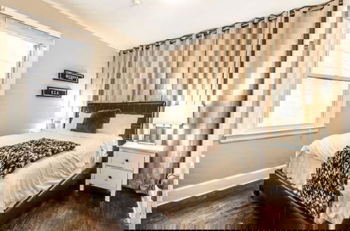 Photo 35 - Great 6 Bedroom Peaceful Family Retreat in the University District