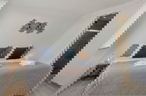 Photo 19 - Spacious 3 Bedroom Apartment With Private Garage