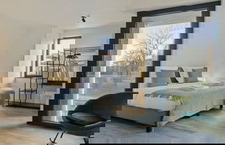 Photo 2 - Spacious 3 Bedroom Apartment With Private Garage