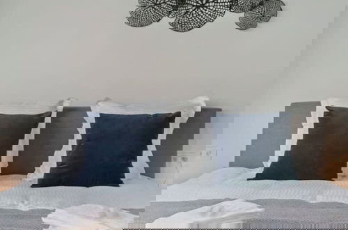 Photo 20 - Spacious 3 Bedroom Apartment With Private Garage