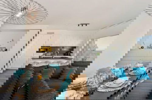Foto 2 - New Apartment Near the Beach With Stunning Seaview