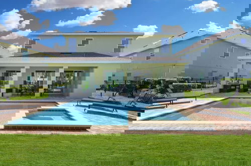 Foto 1 - Luxurious Villa 9br Encore Resort Near to Disney