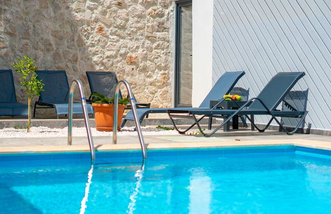 Villa With Private Pool Garden - All Rooms w AC - Foto 15