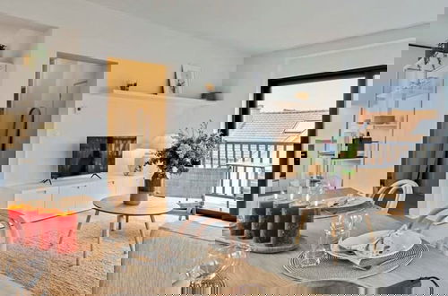 Foto 13 - Renovated Apartment by the Beach in Knokke-heist