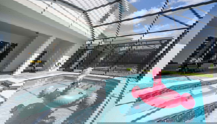 Foto 1 - Stunning 7Bd Jacuzzi Pool Close to Disney Windsor Cay 16217