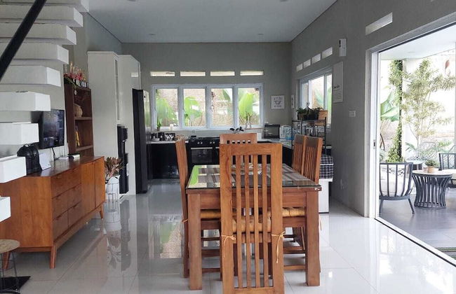 A&T House - Sukabumi - Foto 8
