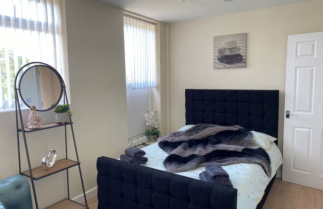 Apartment Sleeps 4, Free Parking, Pets Welcome - Photo 3
