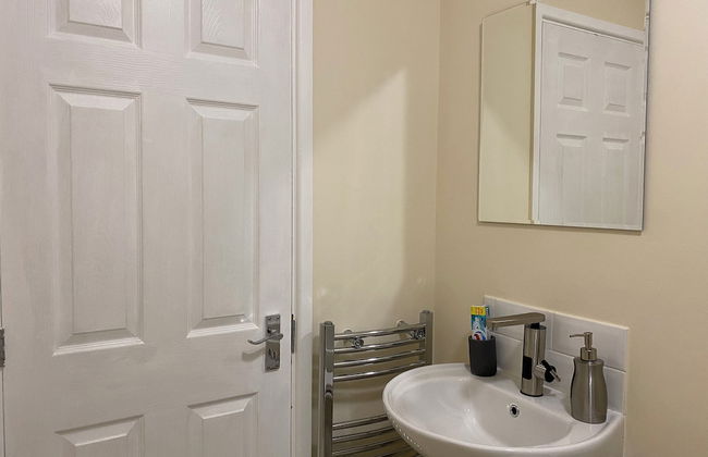 Apartment Sleeps 4, Free Parking, Pets Welcome - Photo 12