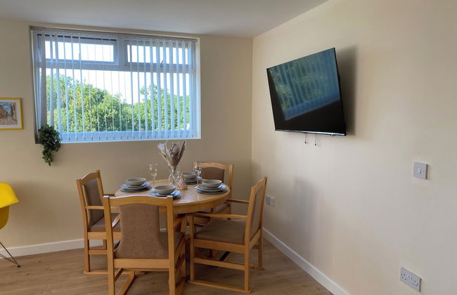 Apartment Sleeps 4, Free Parking, Pets Welcome - Photo 14