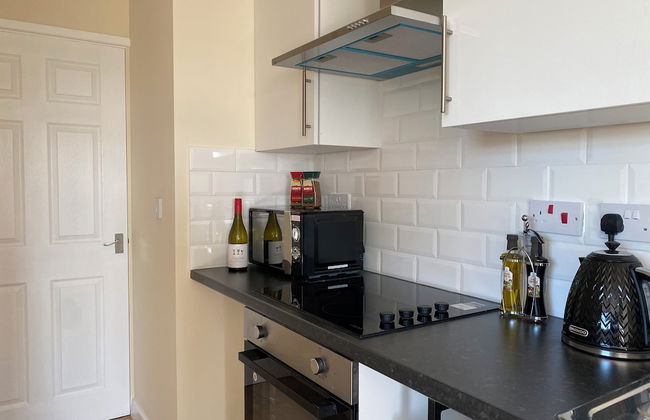 Apartment Sleeps 4, Free Parking, Pets Welcome - Photo 9