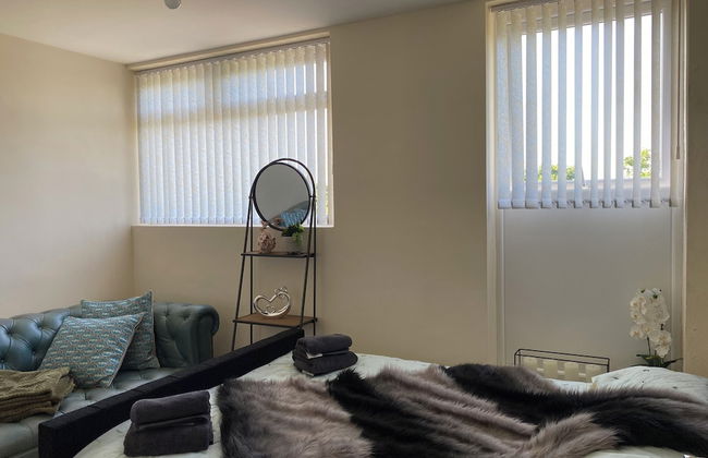 Apartment Sleeps 4, Free Parking, Pets Welcome - Photo 5
