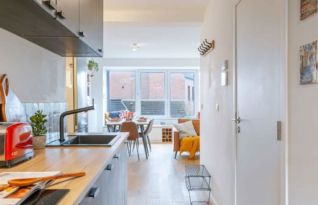 Homely Duplex Near Historic City Center Station - Photo 1