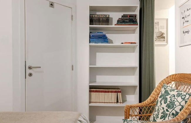 Homely Duplex Near Historic City Center Station - Photo 28