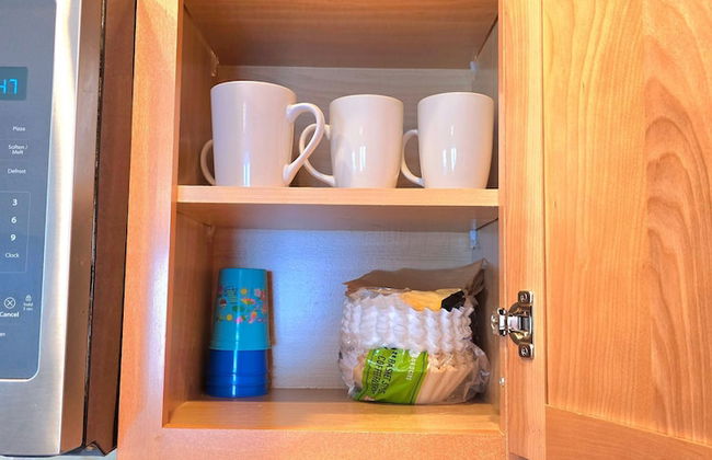 5 Beautiful 4 Bed 3 Bath Pool Home w Free Dock - Photo 49