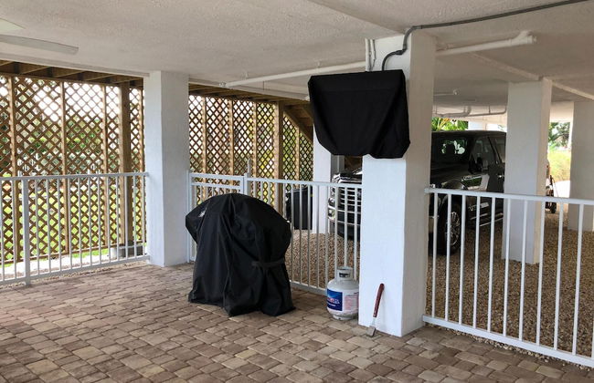 4 Beautiful 4 Bed 3 Bath Pool Home w Free Dock - Photo 14