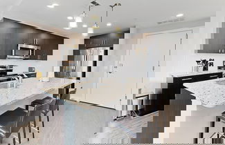 Foto 3 - Modern getaway in Reston 2 bedroom