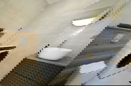 Foto 17 - Amazing Villa With Pool
