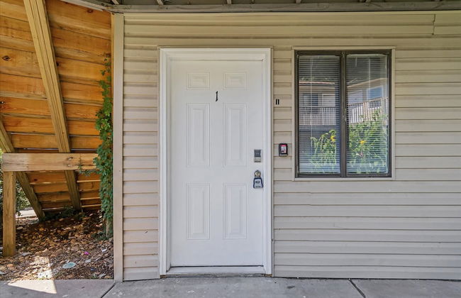 Spacious Studio Apt - Near Merrimack Park - Foto 17