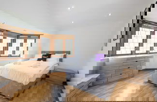 Foto 2 - Cosy Spacious Duplex Apartment Near Salford Royal