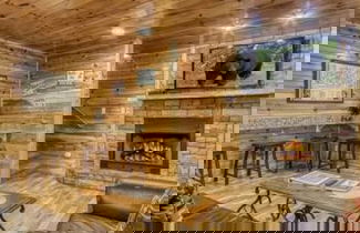 Foto 3 - Dreams Come True With This Luxury Cabin