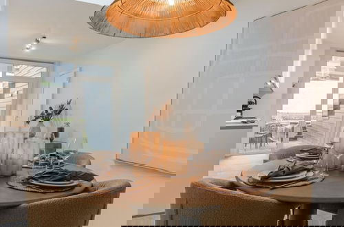 Foto 5 - Cosy Bohemian Decorated Apartment With Terrace